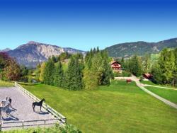Fewo Haus und Chalet Astrid, Reitplatz, Schwimmtei